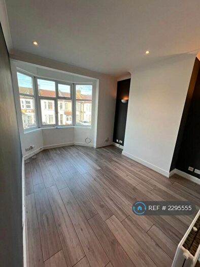 2 Bedroom Maisonette To Rent In Thorold Road, Ilford, IG1