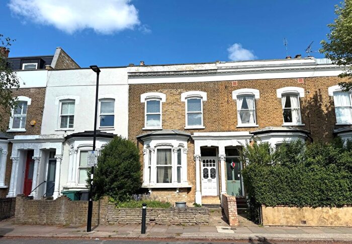 3 Bedroom Terraced House For Sale In Corbyn Street, Finsbury Park, N4