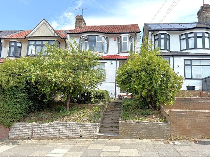 3 Bedroom End Of Terrace House For Sale In Eton Avenue, Barnet, EN4