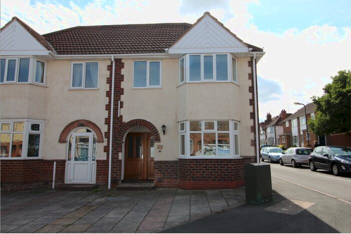 2 Bedroom Flat To Rent In Flat, Llewellyn Road, CV31