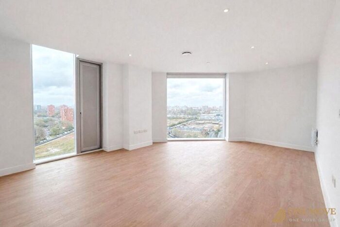 2 Bedroom Flat For Sale In Park View, Manchester, M4