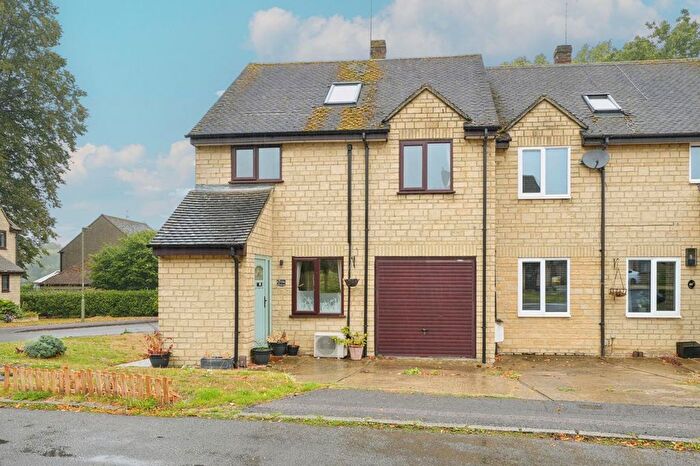 4 Bedroom Semi-Detached House For Sale In Newland Mill, Witney, OX28