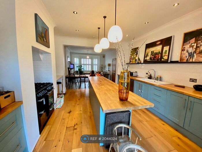 4 Bedroom Terraced House To Rent In Cornwallis Gardens, Hastings, TN34