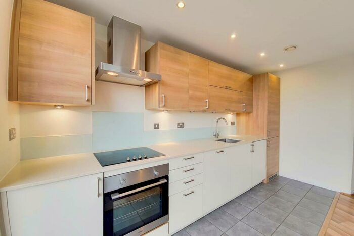 2 Bedroom Flat To Rent In Mostyn Grove, Bow, London, E3
