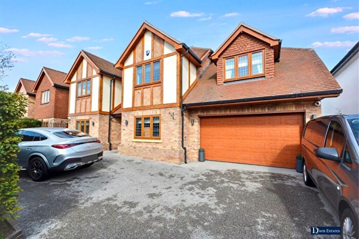 5 Bedroom Detached House For Sale In Parkstone Avenue, Emerson Park, Hornchurch, RM11