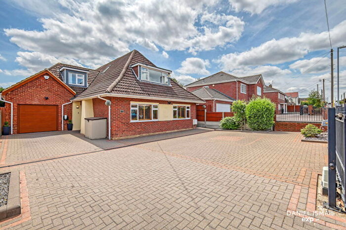 5 Bedroom Detached House For Sale In Great Berry Lane, Langdon Hills, Basildon, SS16