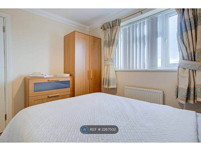 6 Bedroom Semi-Detached House To Rent In Alandale Close, Reading, RG2