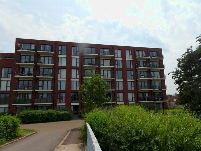 1 Bedroom Flat To Rent In Youngman Place, Taunton, TA1