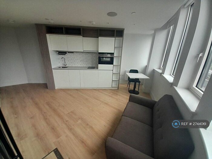 Studio To Rent In Capella Court, Purley, CR8