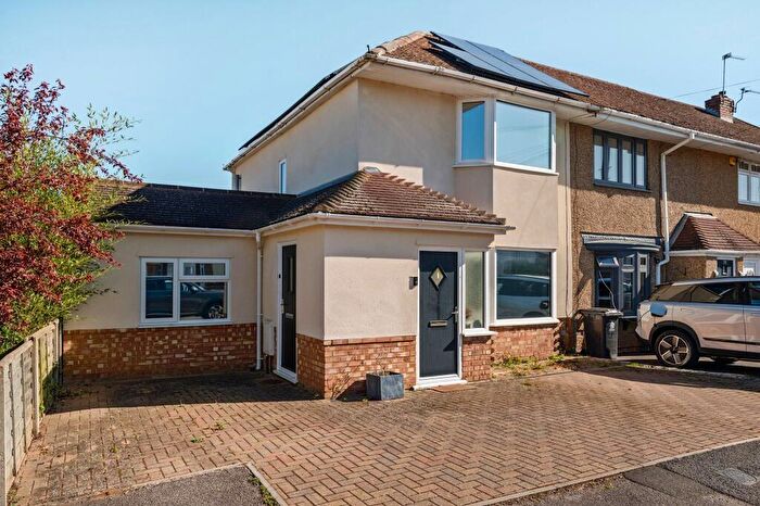 3 Bedroom End Of Terrace House To Rent In Forest Road, Windsor, SL4