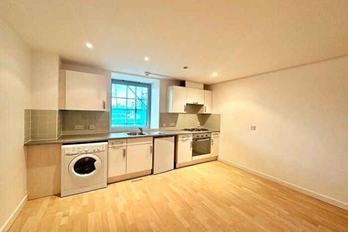 2 Bedroom Flat To Rent In Cranbrook House, Nottingham, NG1