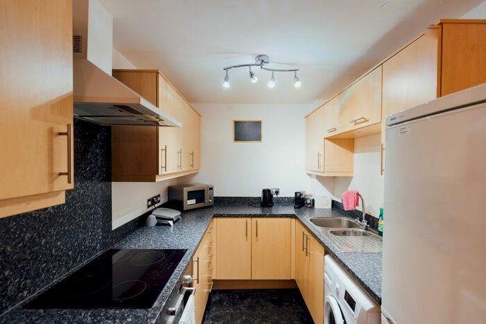 2 Bedroom Flat To Rent In Goods Yard Close, Loughborough LE11