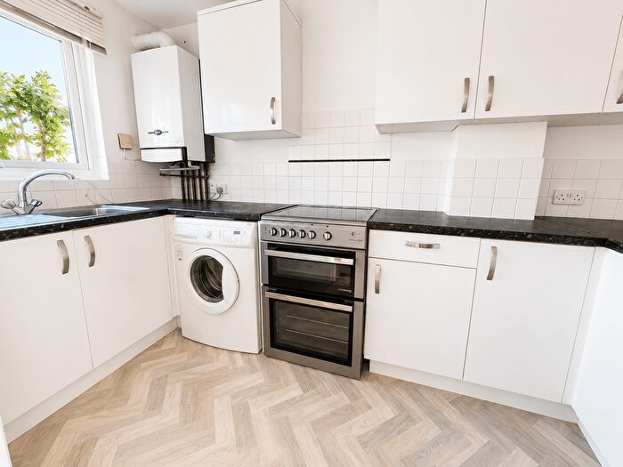 2 Bedroom Terraced House To Rent In Croydon, CR0