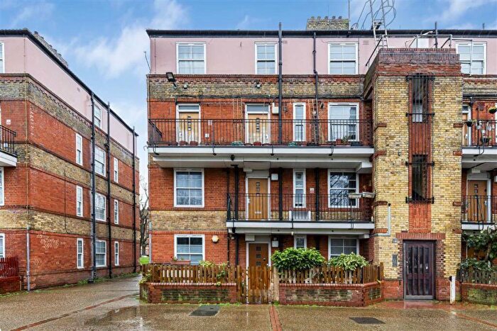 3 Bedroom Flat To Rent In Vauban Estate, Bermondsey, SE16