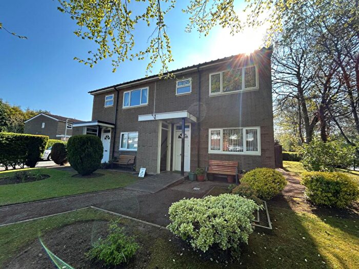 2 Bedroom Flat To Rent In School Lane, SK12