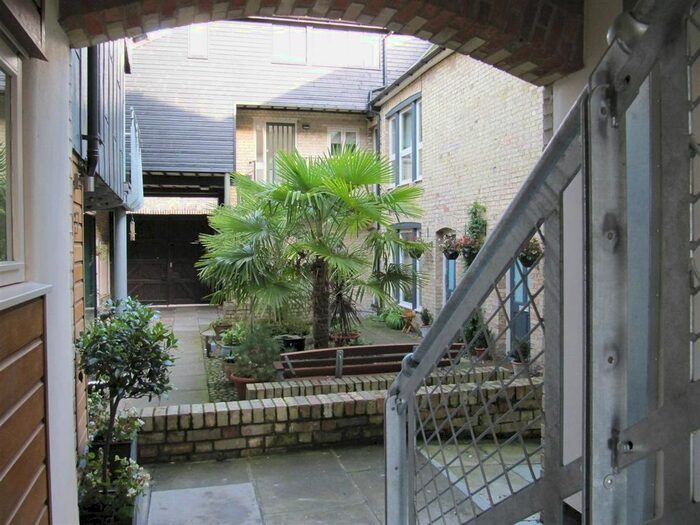 1 Bedroom Flat To Rent In Abbotts Yard, Upper King Street, Royston, SG8