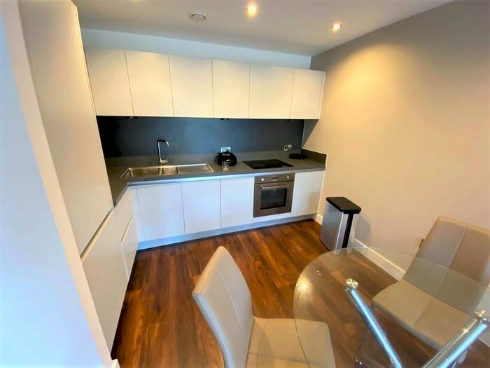 1 Bedroom Flat To Rent In Cambridge Street, Manchester, M1