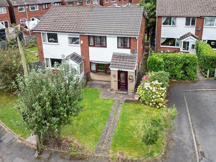 3 Bedroom Semi-Detached House For Sale In Cold Greave Close, Newhey, OL16