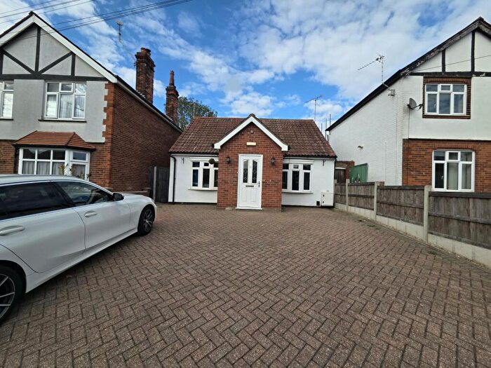 6 Bedroom Bungalow To Rent In Bedroom Bungalow, Harwich Road, Colchester, CO4