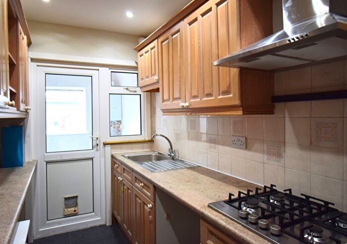 4 Bedroom Terraced House To Rent In Yeading Avenue, Rayners Lane, HA2