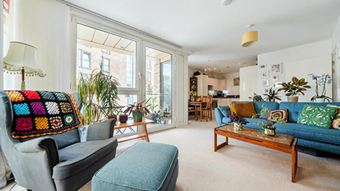 3 Bedroom Flat For Sale In Chantrelle Court, Yeoman Street, Surrey Quays, SE8