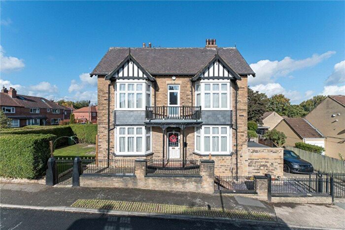 5 Bedroom End Of Terrace House For Sale In Rooms Lane, Morley, Leeds, West Yorkshire, LS27