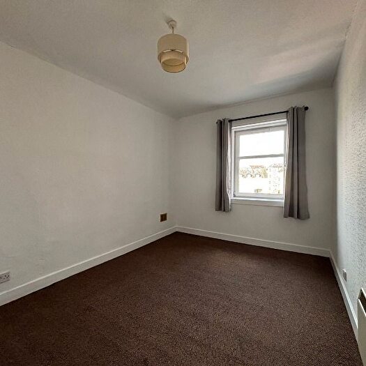2 Bedroom Flat To Rent In High Street, Perth, Perthshire, PH1