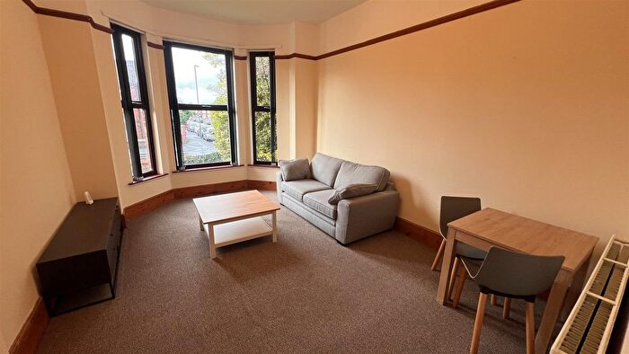 2 Bedroom Flat To Rent In Wellington Road, Fallowfield, M14