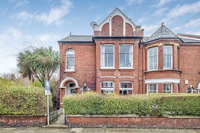 2 Bedroom Flat To Rent In Burnbury Road, Balham, SW12