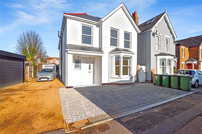 4 Bedroom Detached House For Sale In Freta Road, Bexleyheath, Kent, DA6