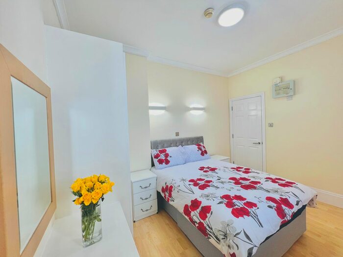 1 Bedroom Flat To Rent In White Horse Street, London, W1J