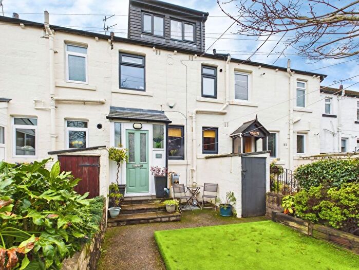 3 Bedroom Town House For Sale In Ash Grove, Bingley, BD16