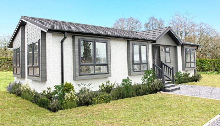 2 Bedroom Park Home For Sale In Bedford Road, Bedford, MK44