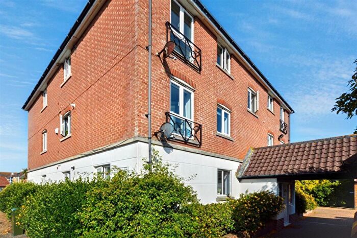 3 Bedroom Flat To Rent In Santa Cruz Drive, Eastbourne, BN23