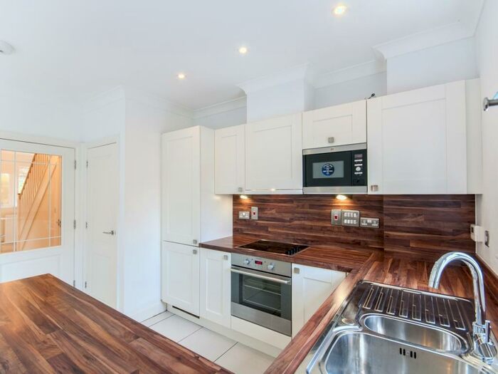 3 Bedroom Semi-Detached House To Rent In Pixey Close, Yarnton, OX5