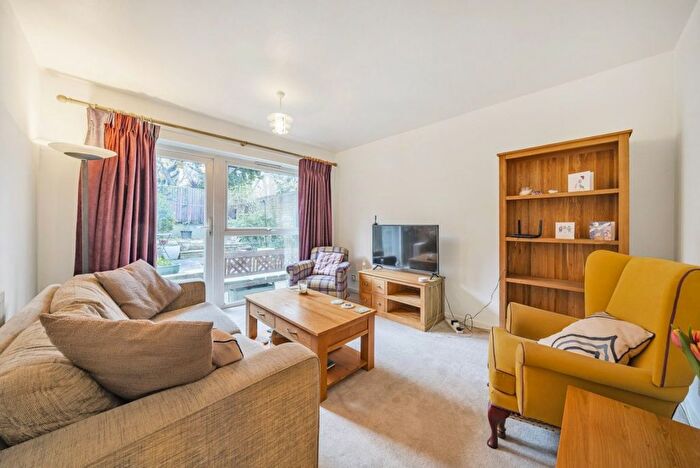 2 Bedroom Detached House For Sale In Bartholomew Close, London, SW18