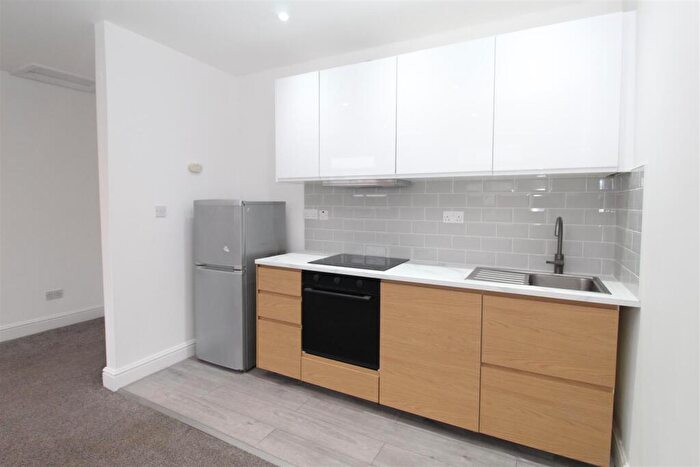 1 Bedroom Flat To Rent In Carlisle Street, Splott, Cardiff, CF24