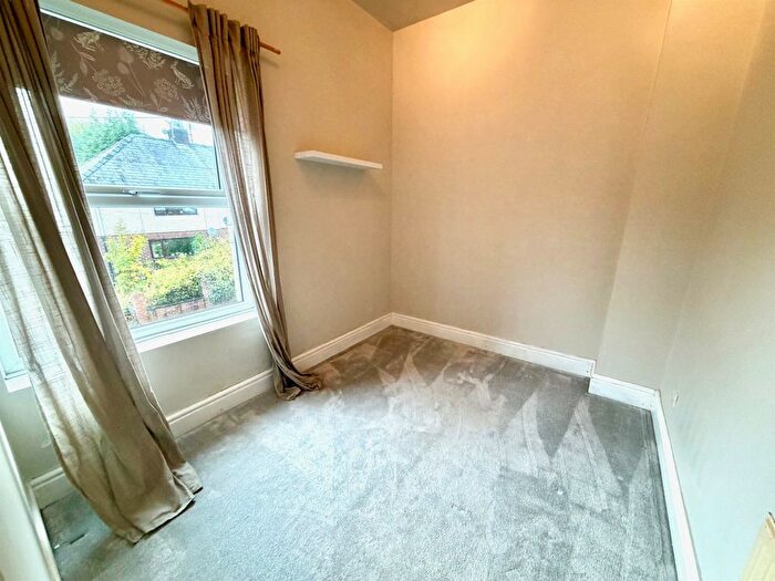 2 Bedroom Terraced House For Sale In Rufford Road, Huddersfield, HD3