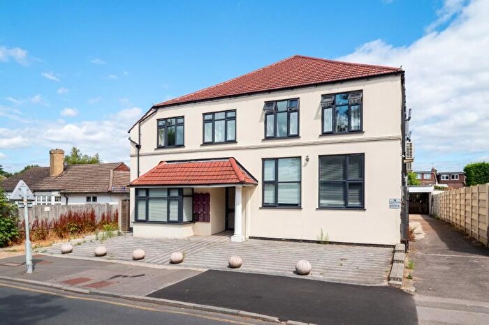 2 Bedroom Flat To Rent In Avenue Road, Belmont, Sutton, SM2