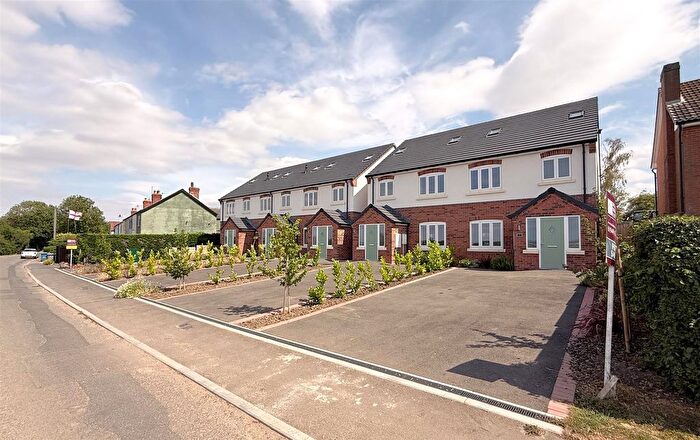 4 Bedroom Semi Detached House For Sale In Main Road, Barnstone, Nottingham, NG13