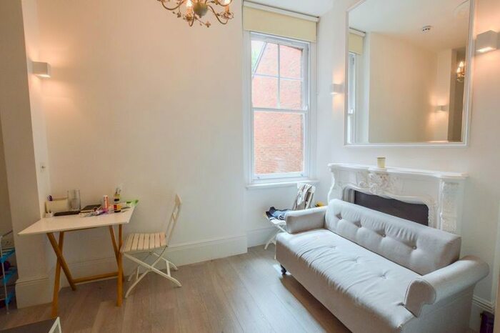 Studio To Rent In Compayne Gardens, London, NW6