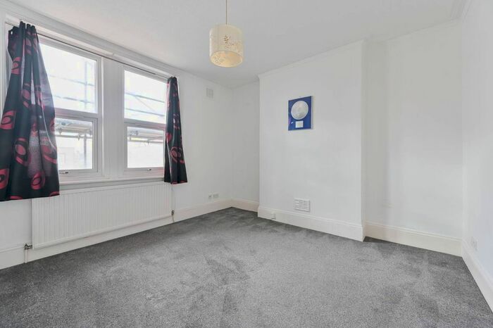 1 Bedroom Flat To Rent In Blegborough Road, Streatham, London, SW16