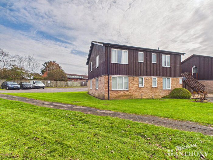 1 Bedroom Flat For Sale In Chequers Court, Aylesbury, HP21