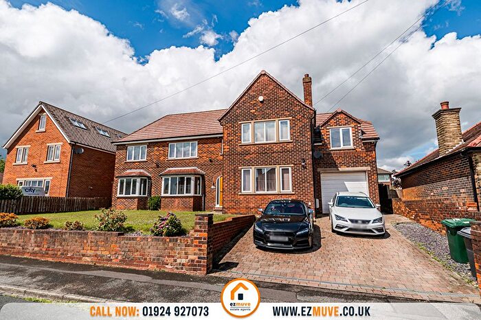 5 Bedroom Detached House For Sale In Ennerdale Road, Dewsbury, WF12