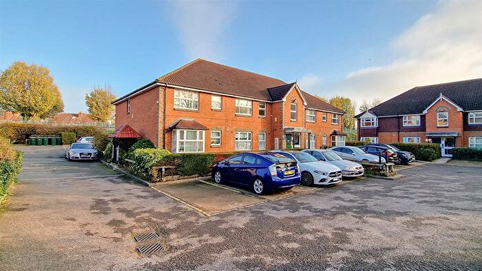 2 Bedroom Flat To Rent In Clover House, Taylor Close, Hounslow, TW3