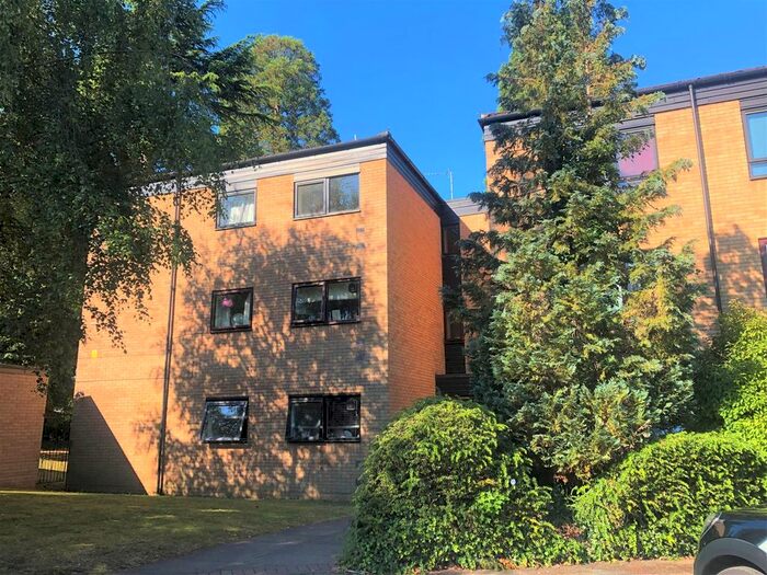 2 Bedroom Flat To Rent In Grandfield Avenue, Watford, WD17