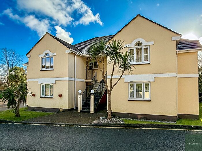 2 Bedroom Flat For Sale In Palm Court, Truro, TR1