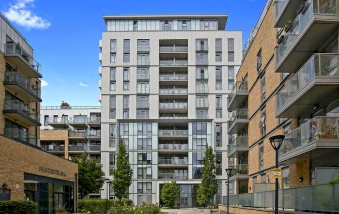 2 Bedroom Flat To Rent In Moro Apartments, London, E14