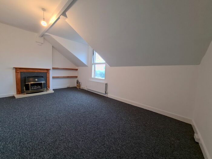 1 Bedroom Flat To Rent In Regent Street, Dawlish, EX7