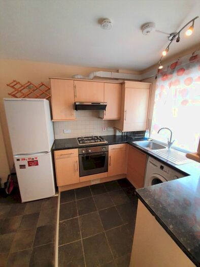 1 Bedroom Flat To Rent In King Square Garden, London, EC1V